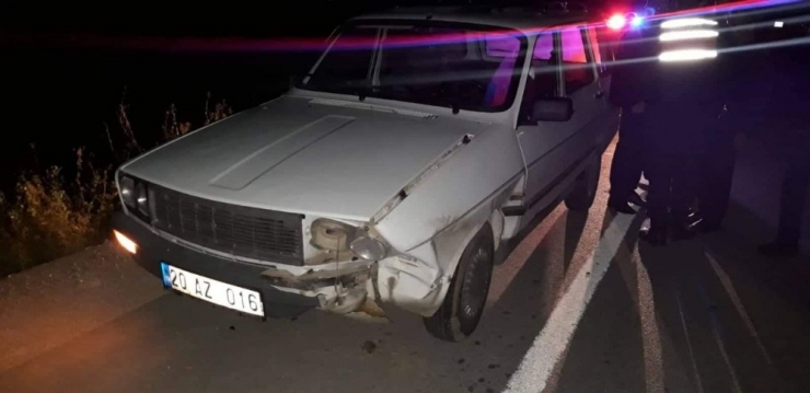 Domuz Sürüsüne Çarpan Otomobilde 4 Kişi Yaralandı