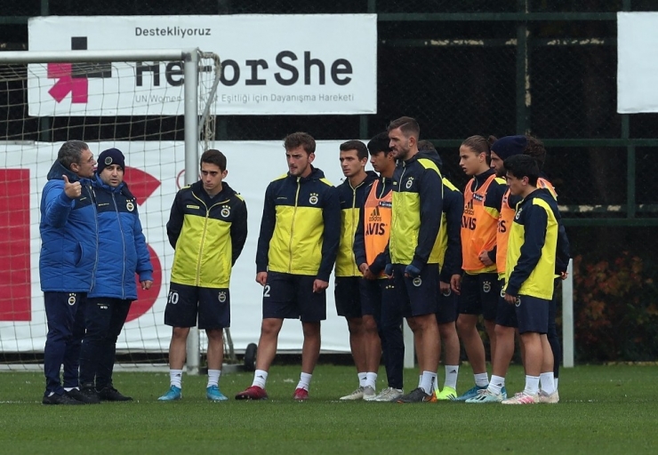 Fenerbahçe, İstanbulspor Maçı Hazırlıklarına Başladı