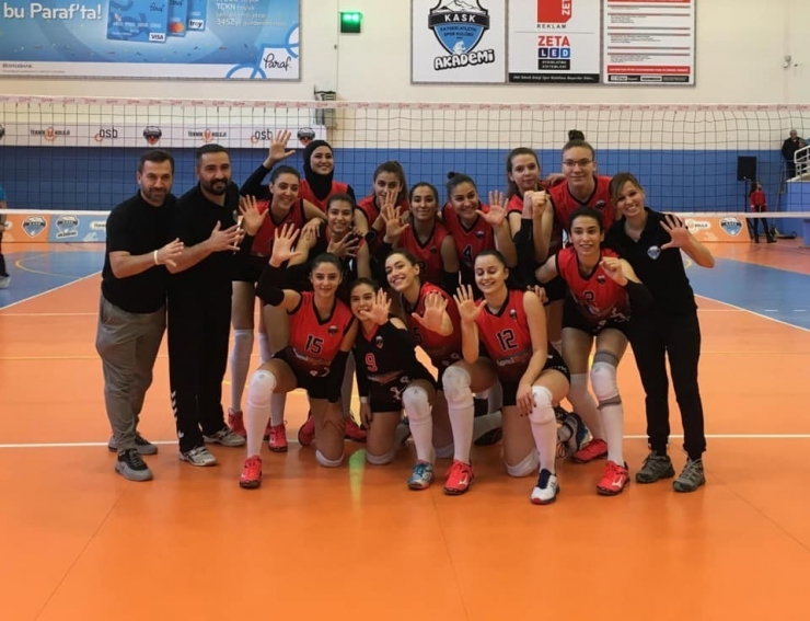 Osb Teknik Koleji Atletikspor’da Liderlik Sevinci