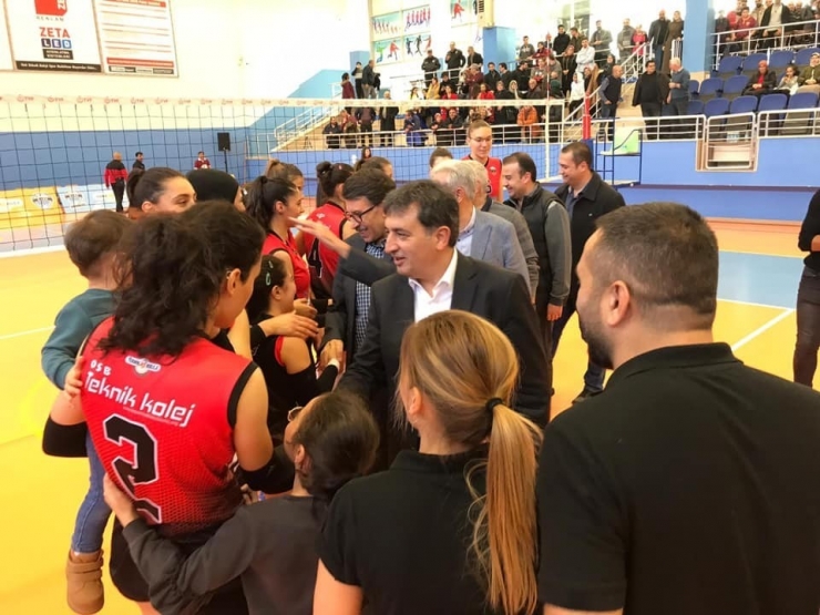 Osb Teknik Koleji Atletikspor’da Liderlik Sevinci