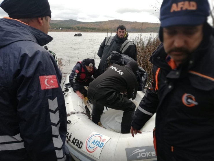 Sandallarının Alabora Olması Sonucu Göle Düşen Gencin Cesedine Ulaşıldı