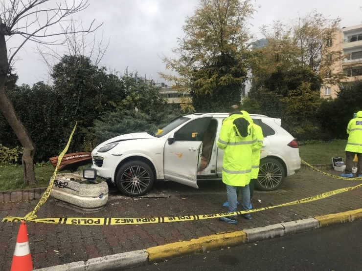 İstanbul’da Lüks Araca Silahlı Saldırı Kamerada