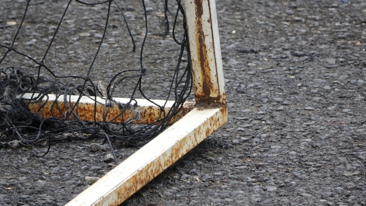 Üzerine Kale Direği Düşen Öğrenci Yaşam Mücadelesi Veriyor