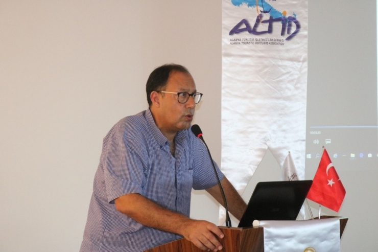 "Turizmde Temel Problem Kişi Başına Düşen Gelir"