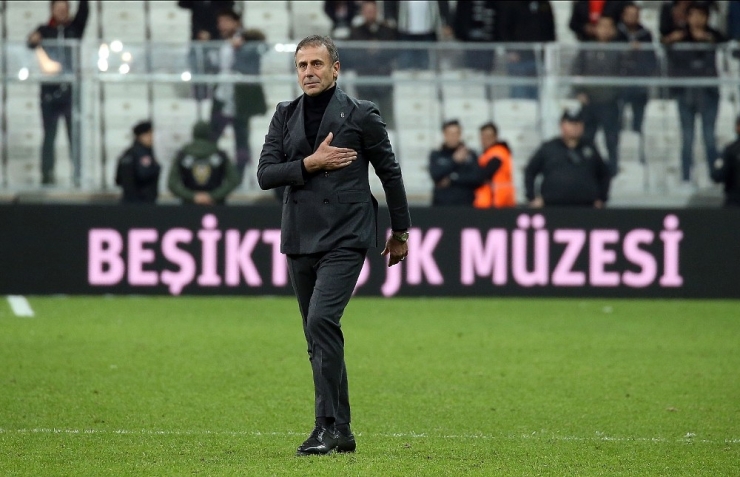 Tribünler Avcı’yı Soyunma Odasından Döndürdü