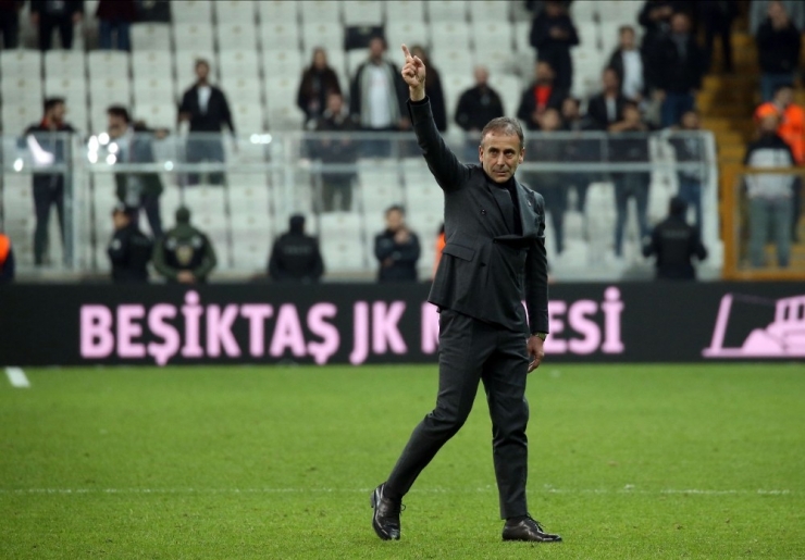 Tribünler Avcı’yı Soyunma Odasından Döndürdü