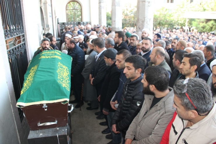 Kiracısı Tarafından Öldürülen Adam Toprağa Verildi