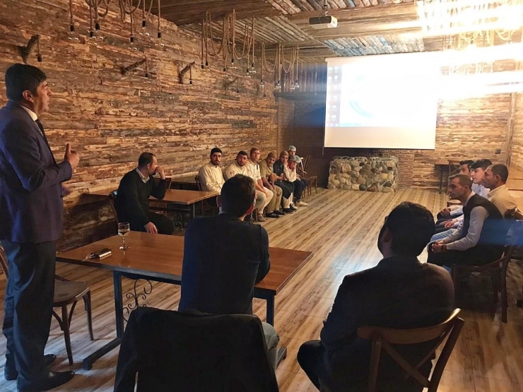 Hrü’de Hizmet Sektörüne Yönelik Eğitim Sürüyor