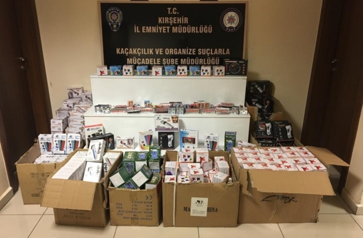 Kırşehir’de Kaçak İlaç Ve Teknolojik Ürünler Ele Geçirildi