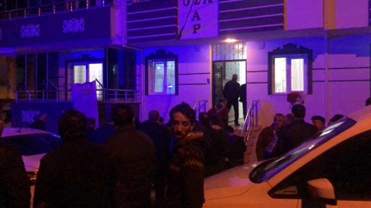 13 Yaşındaki Kız Babasının Silahıyla İntihar Etti