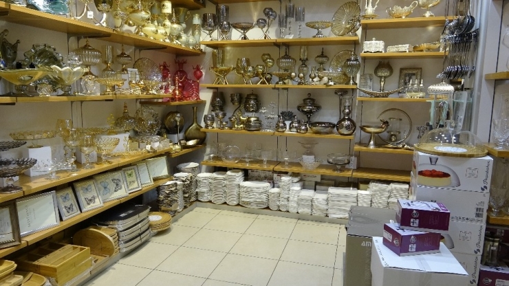 Pendik’te Anne Kız Hırsızlar Kamerada