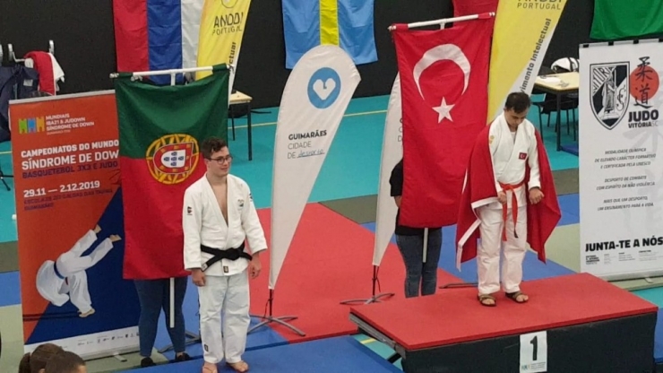 Down Sendromlu Judocular Dünya Şampiyonu Oldu, Aileleri Sevince Boğuldu