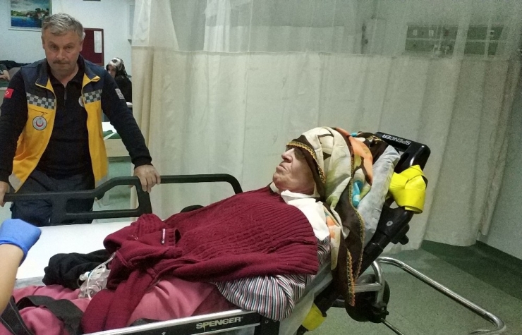 Eşini Darp Edip Üzerine Kaynar Su Döküp Yaktı