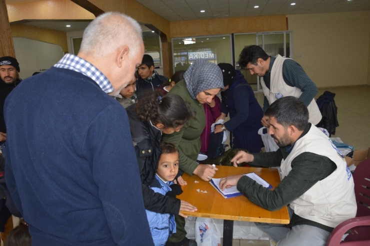 Siverek’te Yetim Ve Öksüzlere Kışlık Elbise