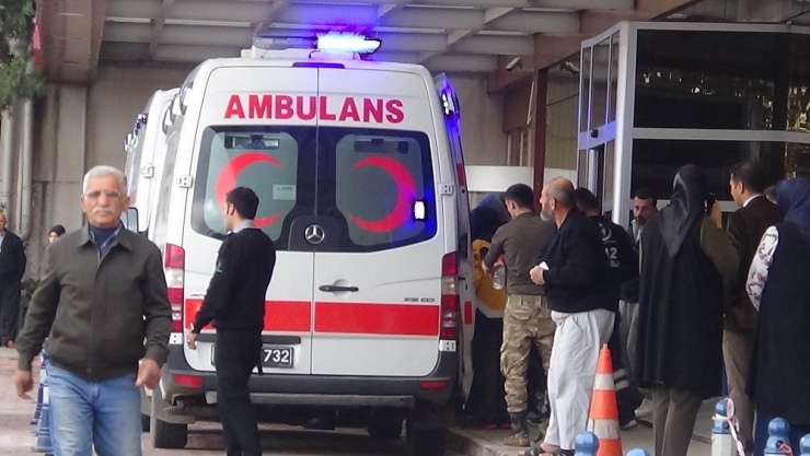 Çobanbey’de Zırhlı Araç Devrildi, 3 Asker Yaralandı