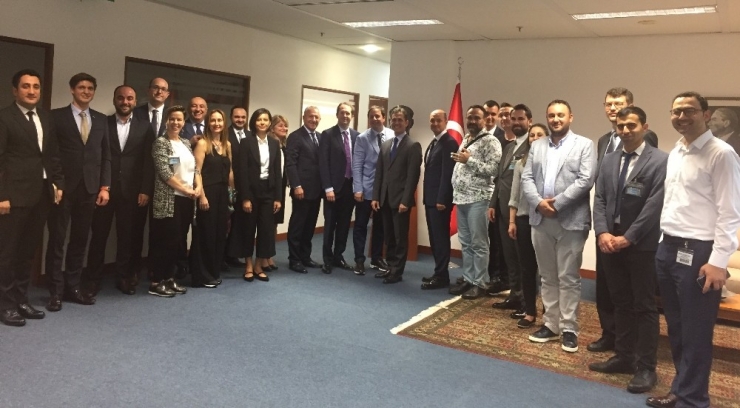 Ege’nin Organik Ürünleri Singapur’da Tanıtıldı