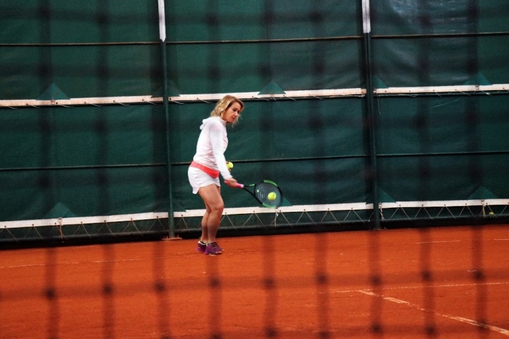 Türkiye Tenis Şampiyonları Sakarya’da Bir Araya Geldi