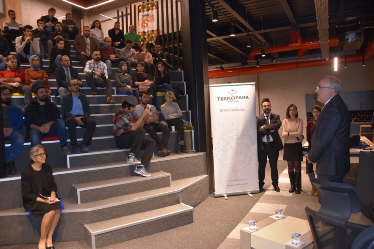 Bu Programda Girişimci Öğrencilere İş Var
