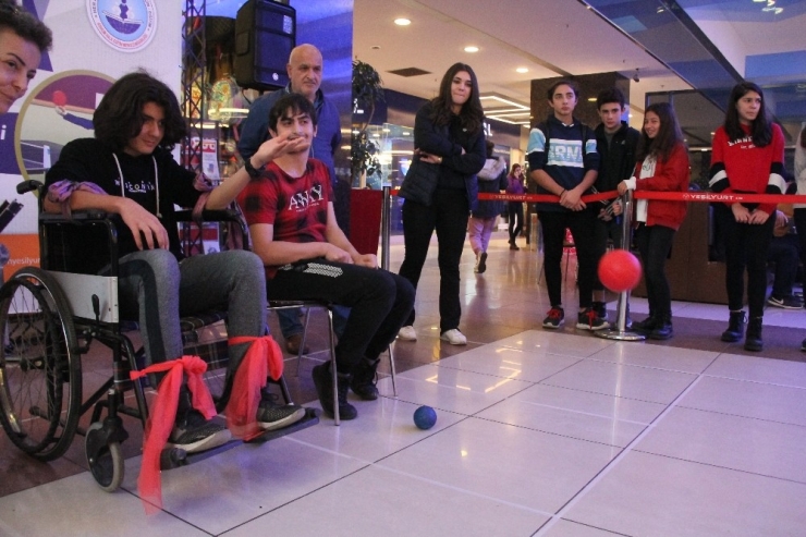 Engelli Oyuncular Farkındalık Oluşturdu