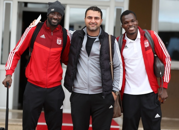 Lider Sivasspor, Kupa Maçı İçin İstanbul’a Gitti