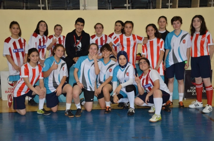 Bilecikspor Kız Futbol Takımından Anlamlı Engelliler Günü Mesajı