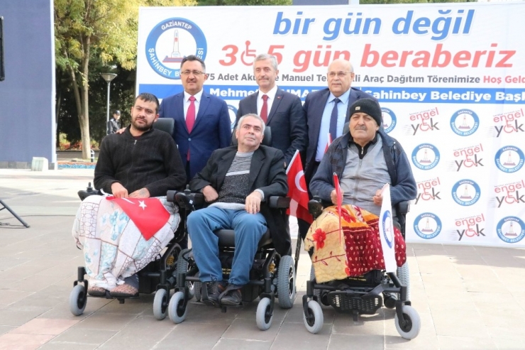 Gaziantep’te 75 Engelliye Akülü Ve Manuel Sandalye