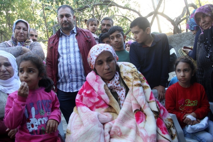 Gözü Yaşlı Anne: "Kızım O Kıyafeti Hiç Giymemişti"