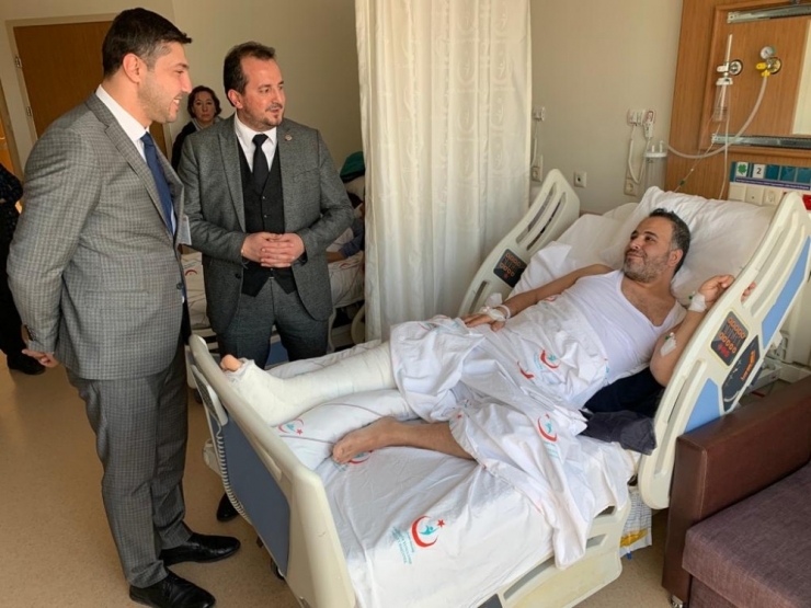 Adana’ya Maça Giderken Trafik Kazası Geçiren Bursaspor Taraftarına Vekil Ziyareti