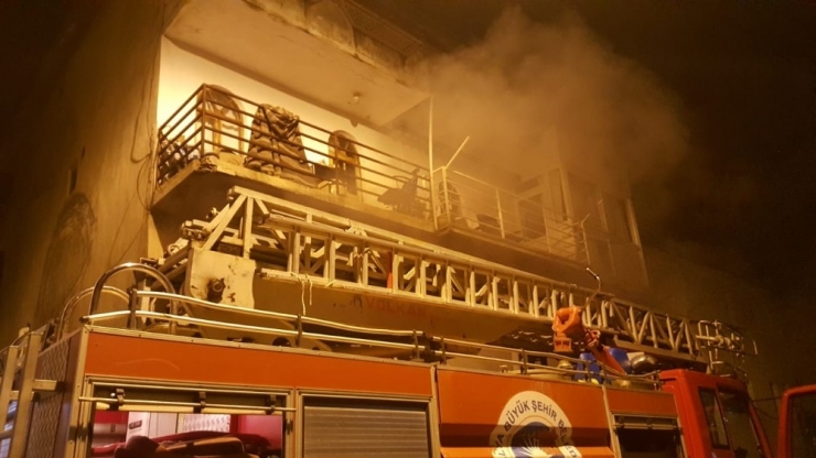 Kaş’ta Boş Evde Yangın