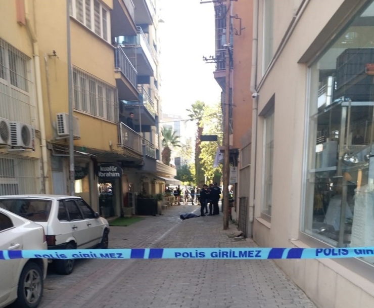 Kaldığı Otelin 8. Katından Atlayan Kadın Hayatını Kaybetti