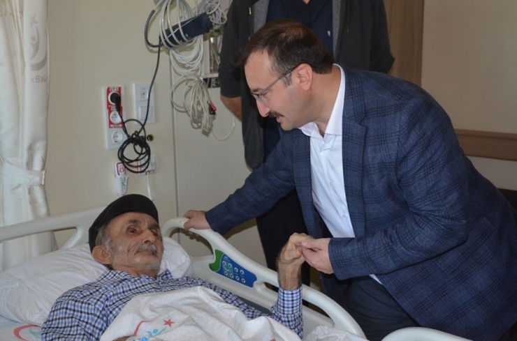 Başkan Doğan Yaşlı Ve Hastaları Ziyaret Etti