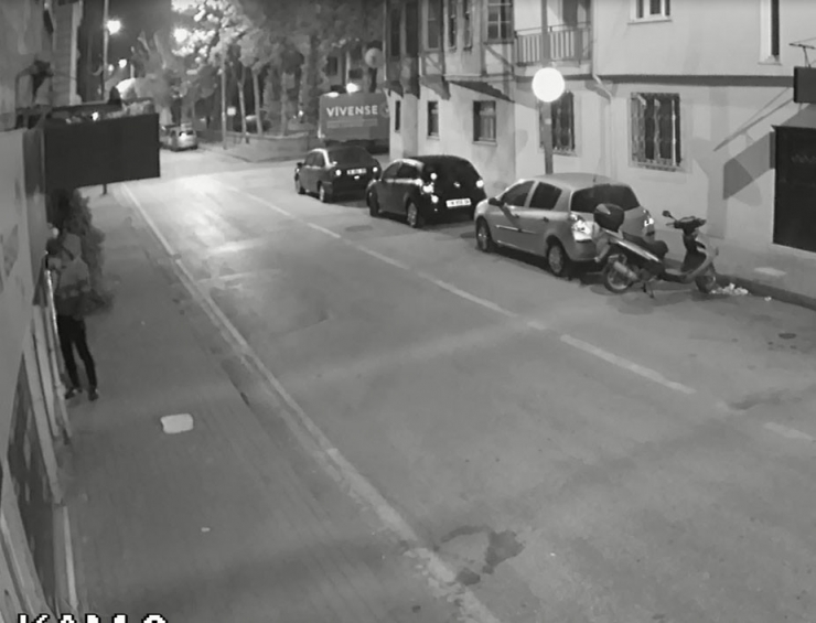 Hırsız İşyeri Sahibini Bile Şok Etti