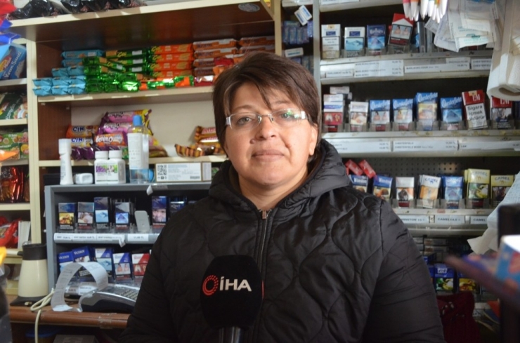 Engelli Zehra 10 Yıldır Esnaflık Yapıyor