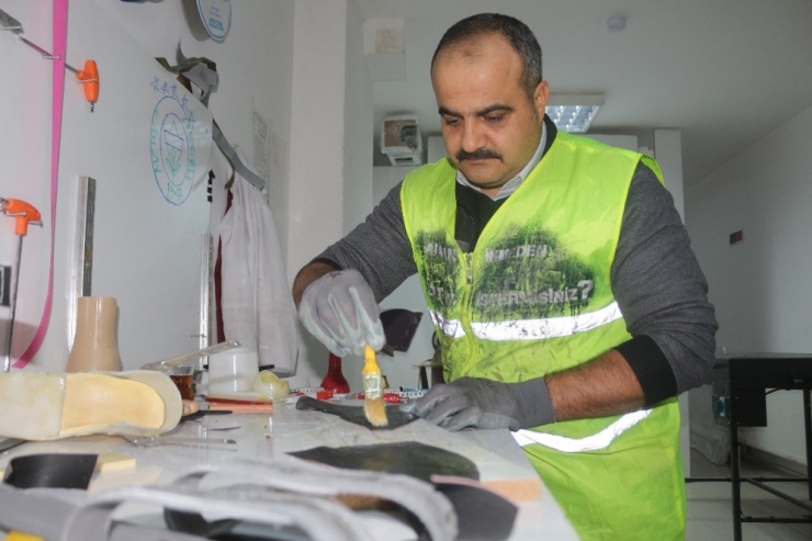 Kendisi Gibi Yürüme Engellilere Umut Oluyor