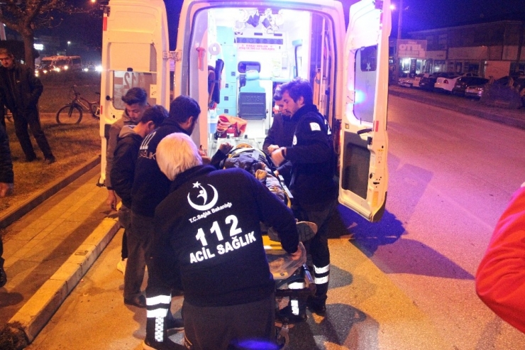 Sürücülerin Kaçtığı 2 Ayrı Kazada 3 Kişi Yaralandı