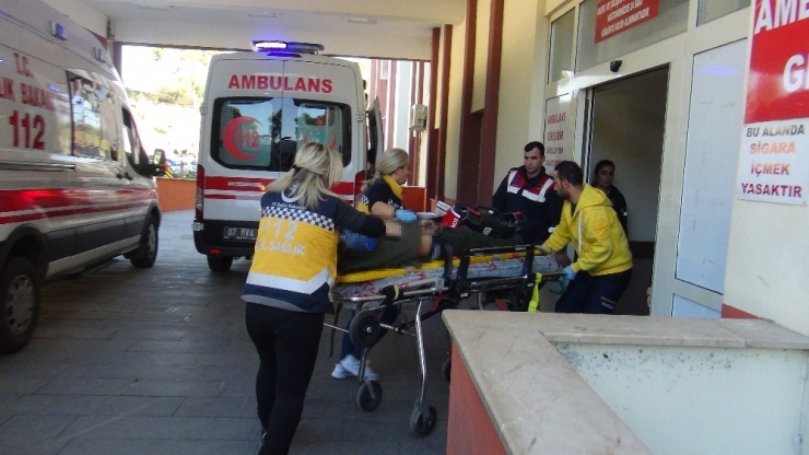 Antalya’da 2 Çocuk Babası Adam, Araç İçinde Kurşun Yağmuruna Tutuldu