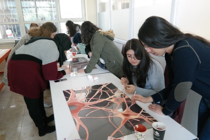 Esogü Tıp Öğrencileri Streslerini Böyle Atıyor