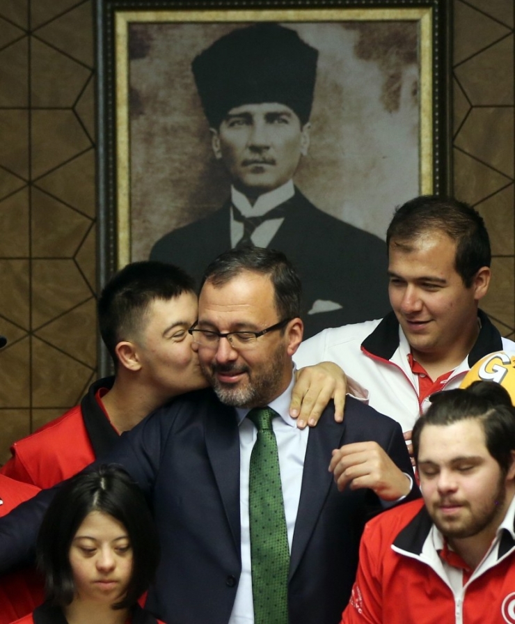 Engelli Milli Sporculara Vakıf Üniversitelerinde Burs İmkanı