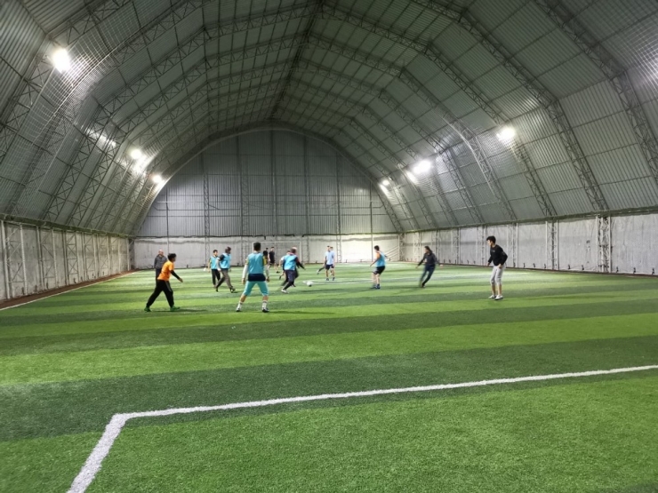 Hakkarili Öğrenciler Polisle Maç Yaptı