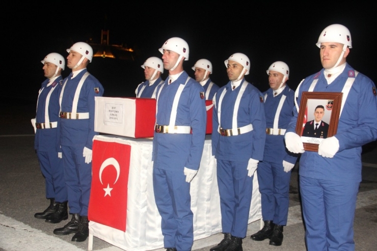 Şehit Uzman Çavuş Recep Özmen’in Naaşı Memleketine Gönderildi