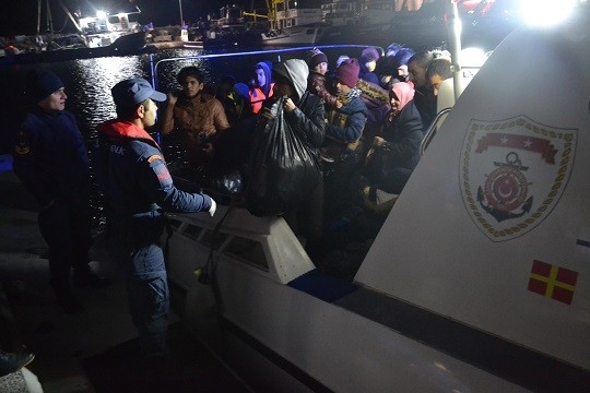 İzmir’de 47 Düzensiz Göçmen Yakalandı