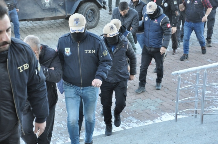Pkk/kck Operasyonunda Gözaltına Alınan 7 Kişi Adliyeye Getirildi