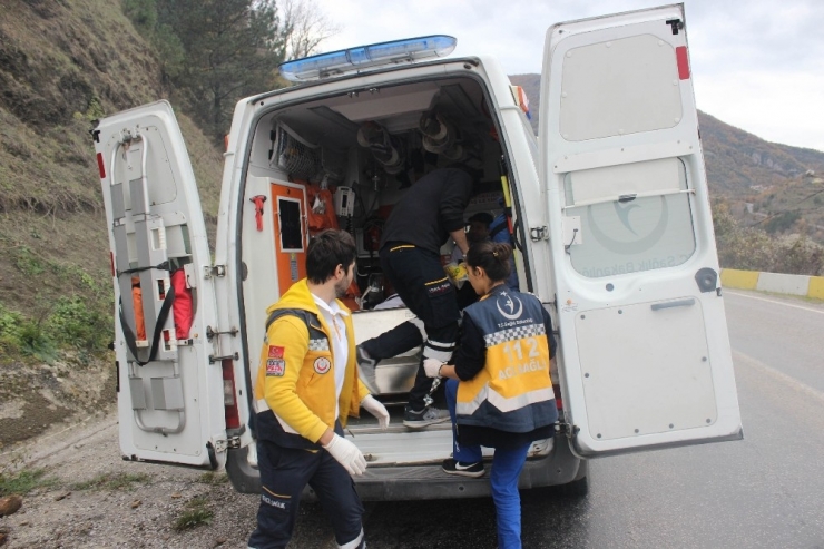 Kastamonu’da Tır İle Otomobil Çarpıştı, Biri Bebek 3 Kişi Öldü, 2 Kişi Yaralandı