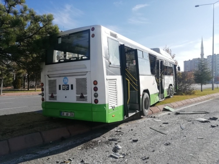 Kayseri’de Halk Otobüsüne Beton Mikseri Çarptı: Çok Sayıda Yaralı Var