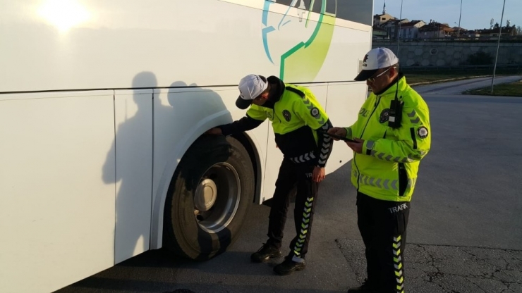 Bozüyük’te Kış Lastiği Denetimleri Hız Kazandı