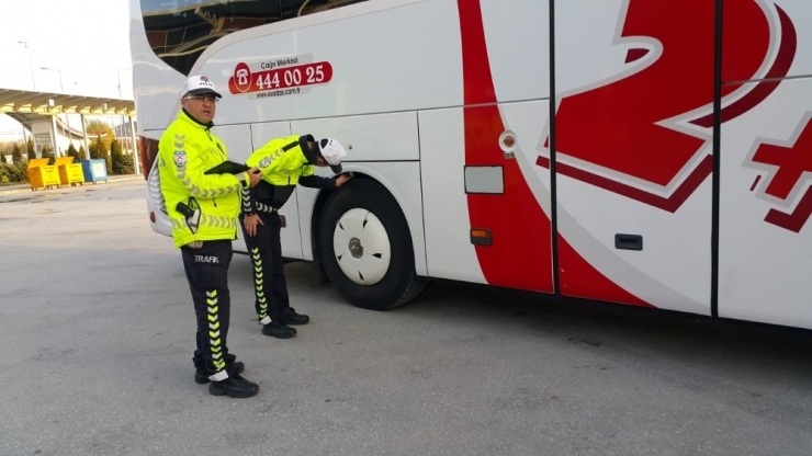 Bozüyük’te Kış Lastiği Denetimleri Hız Kazandı