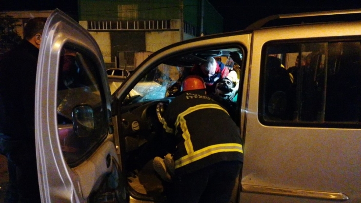 Cep Telefonu İle Yolda Video Çekerken, Önündeki Kazayı Böyle Görüntülendi