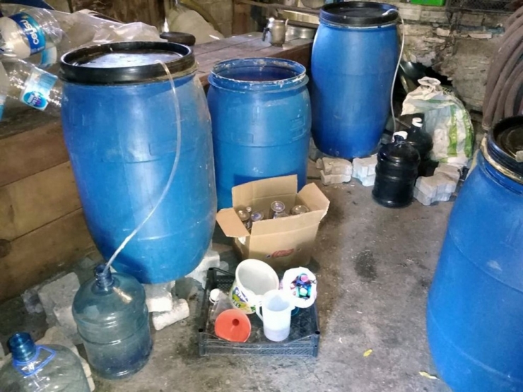 Samanlıkta Sahte Alkol Üretimine Operasyon