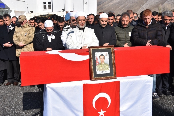 Şehit Alparslan Kurt Toprağa Verildi