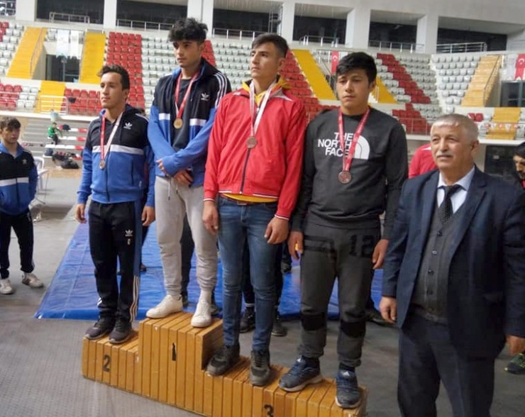 Okullar Arası Güreş Müsabakaları Sona Erdi